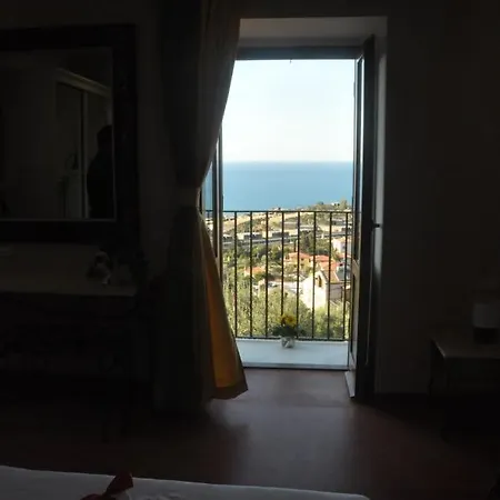 Πανσιόν Del Vescovo 4*