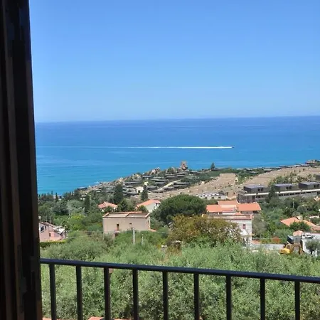 Πανσιόν Del Vescovo Cefalù