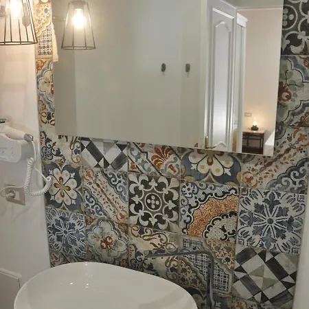 Del Vescovo Konukevi Cefalù